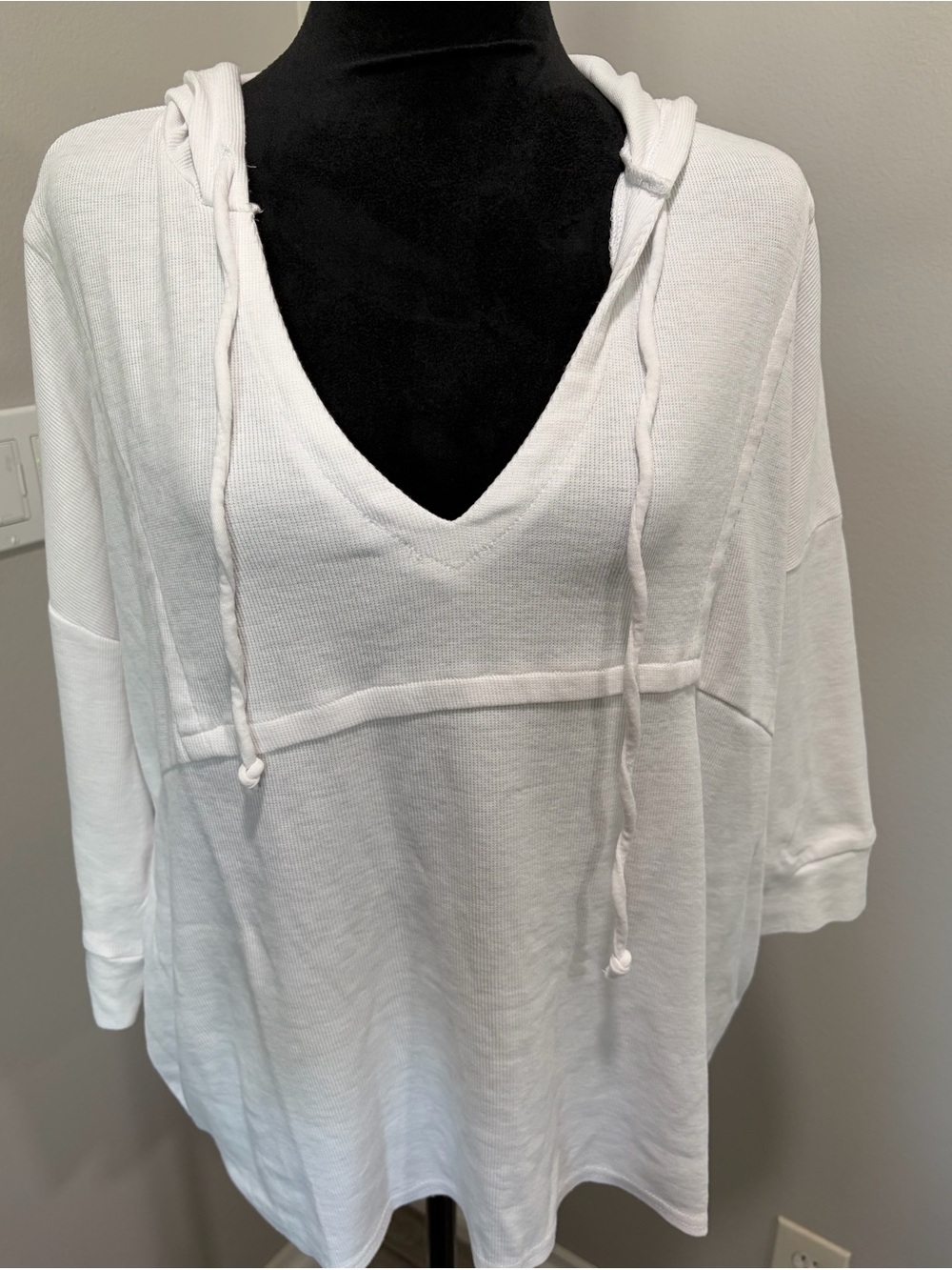 Chaser White V-Neck Hooded Pullover Top